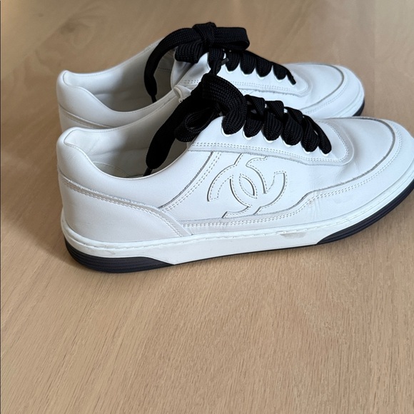 Chanel calfskin sneakers - Picture 4 of 11
